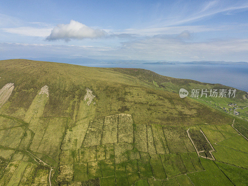 沿着狂野大西洋的方式，丁格尔半岛，布拉斯特群岛，Co. Kerry，爱尔兰。